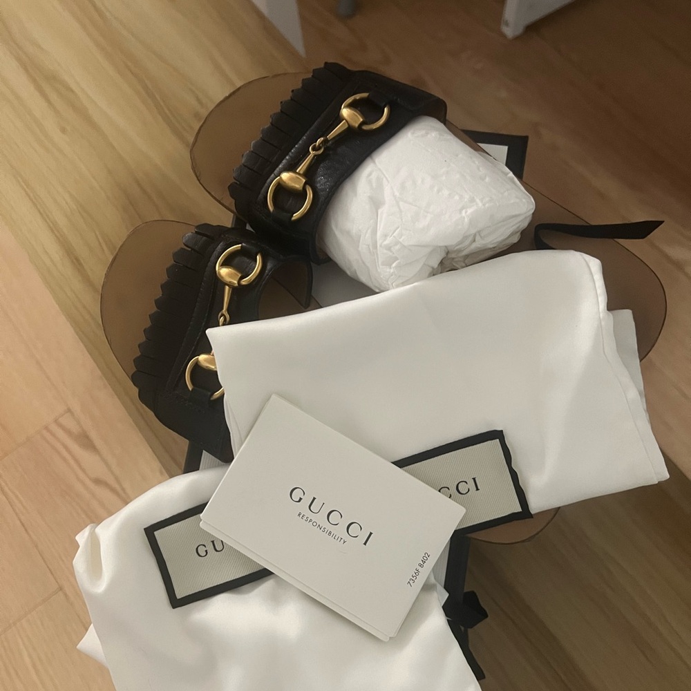 Black Gucci Sandals. Excellent condition